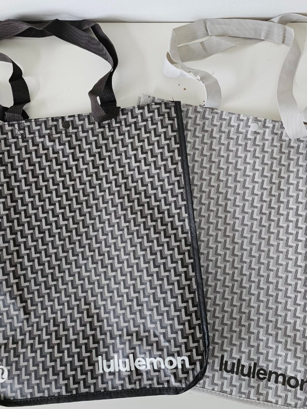 2 x New LULULEMON Brown & Beige GEO PATTERN Reusable Shopping Gym Bag Large